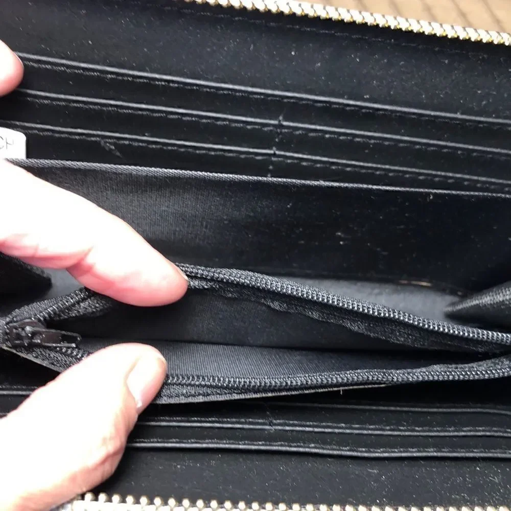 NWT Western Garden 🪴 Security Zip Vegan Wallet. Roomy!
